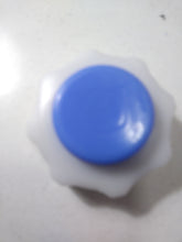 Cargar imagen en el visor de la galería, TAPÓN C/C RENAULT/ALPINE COLOR CELESTE