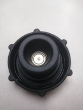 Cargar imagen en el visor de la galería, TAPÓN C/C FORD