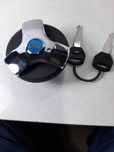 Cargar imagen en el visor de la galería, TAPÓN DEPÓSITO COMBUSTIBLE