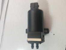 Cargar imagen en el visor de la galería, BOMBA LAVAPARABRISA UNIVERSAL  24V
