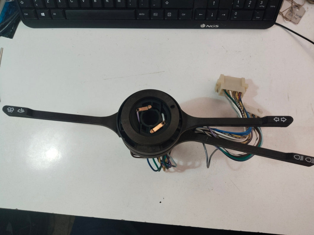 MANDO LUCES SEAT 131