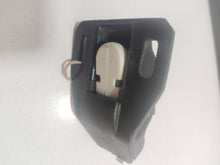 Cargar imagen en el visor de la galería, RESBALON CERRADURA CAPO TRASERO SEAT 127/RITMO
