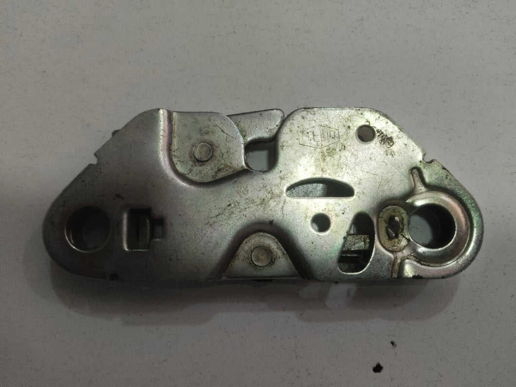 CERRADURA MALETRO SEAT 131