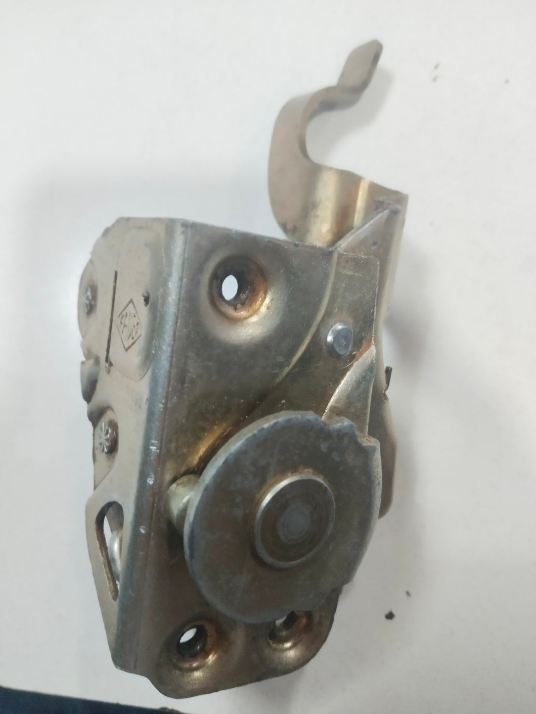 CERRADURA PUERTA DELANTERA DERECHA SEAT-124FL SEAT-1430