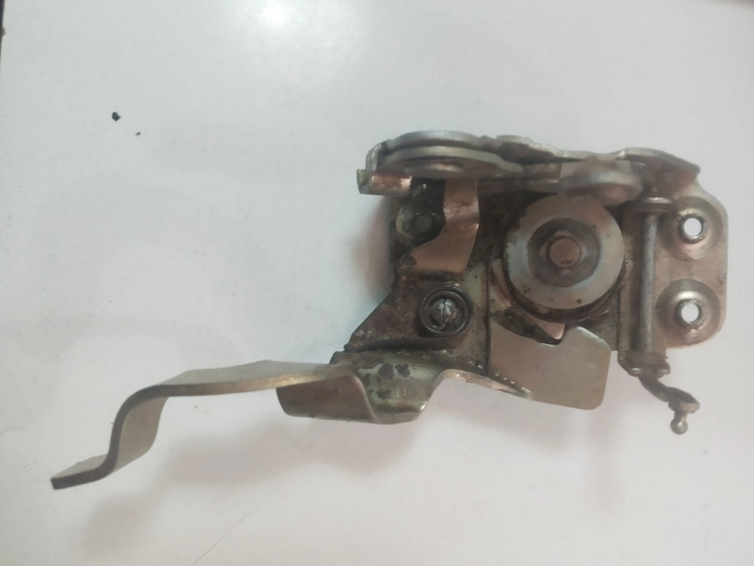 CERRADURA DELANTERA IZQUIERDA SEAT 124/1430