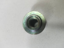 Cargar imagen en el visor de la galería, TUERCA RUEDA RENAULT
