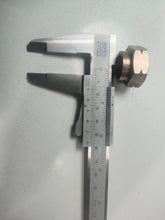 Cargar imagen en el visor de la galería, TUERCA MANGUETA SEAT 124
