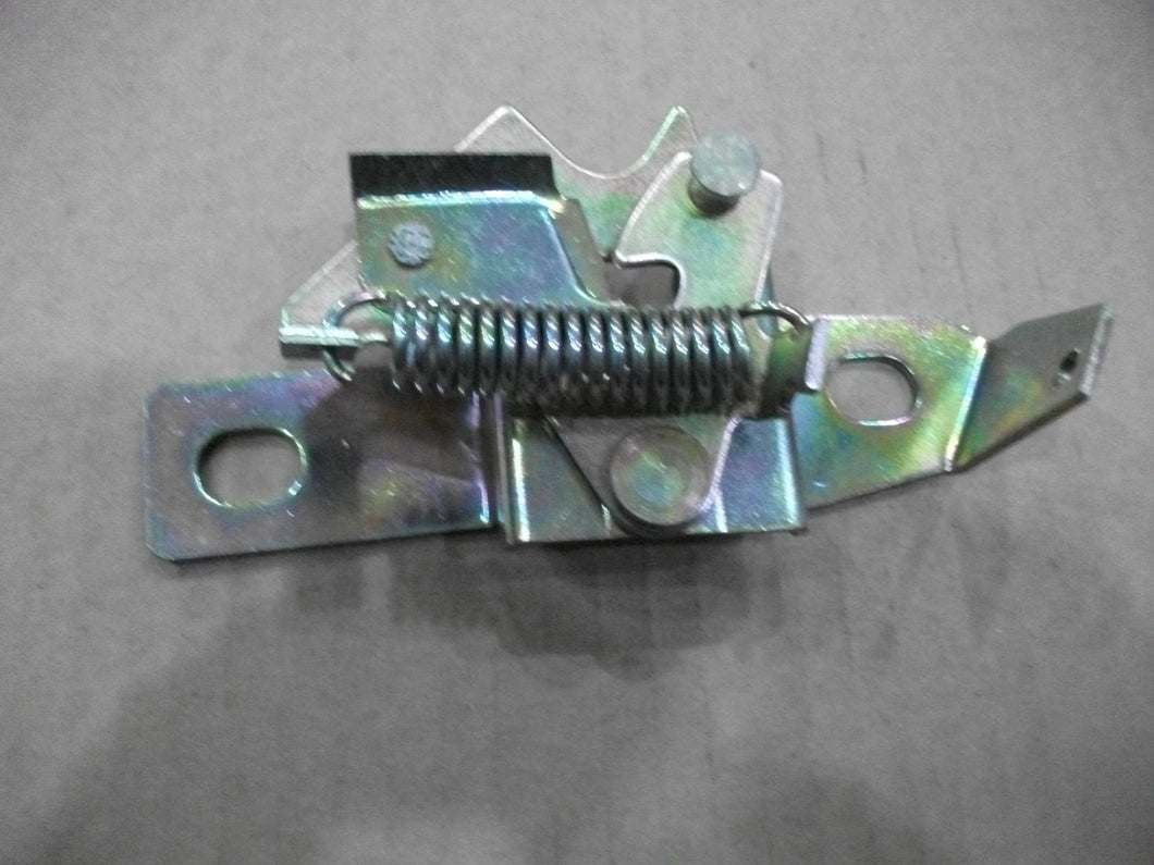 CERRADURA CAPÓN DELANTERO SEAT 124/1430